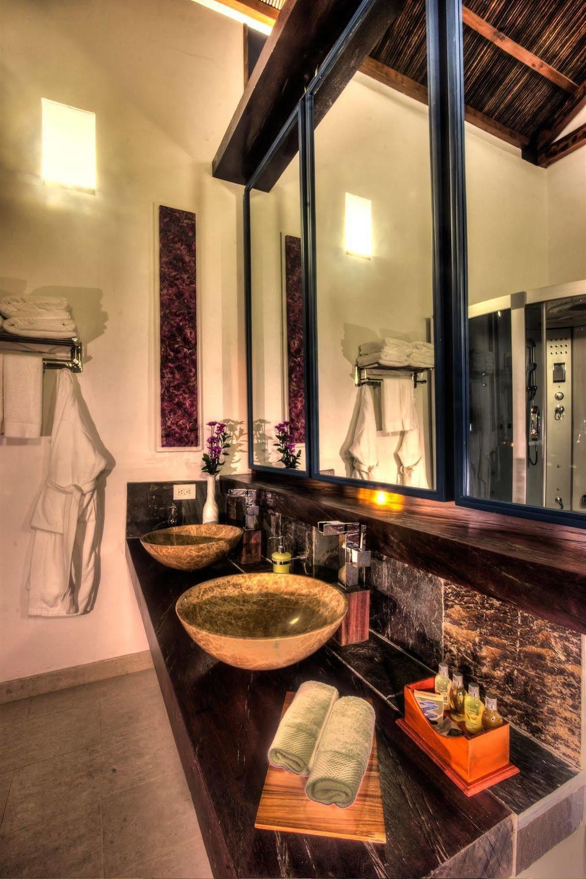 Casa De Leda, A Kali Hotel